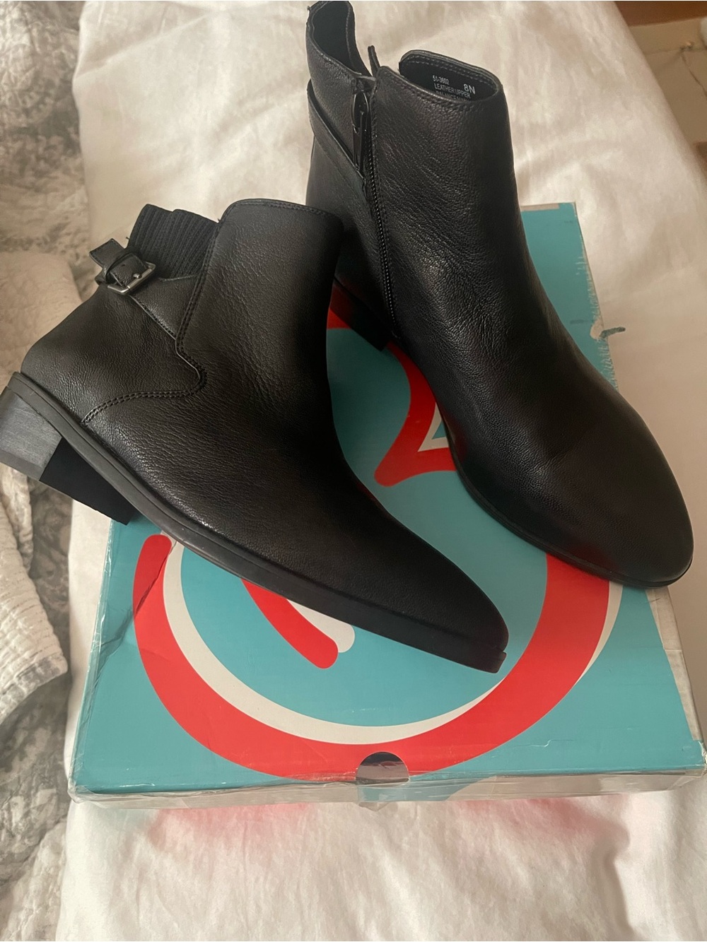 Bella vita all leather Beatrice black low heel bootie nib 8 N